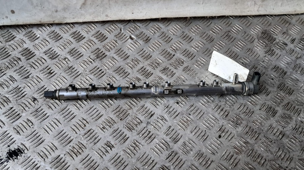 Rampa injectoare BMW seria 3 E92 3.0 D an 2012 cod 780542302 / 0281002949