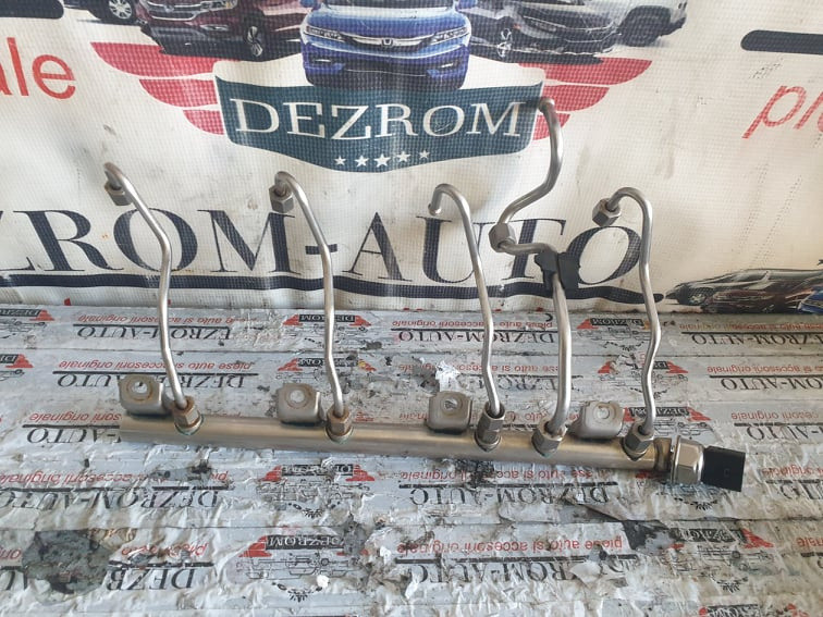 Rampa injectoare BMW Seria 5 F11 550i cod piesa : 7547599