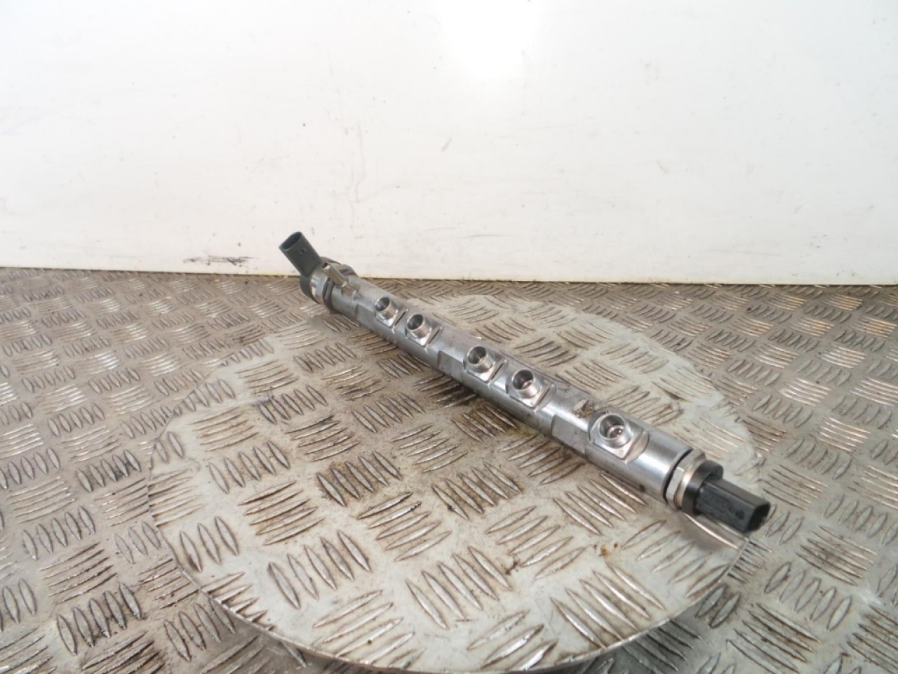 Rampa injectoare bmw x1 e84 1.8d cod 0445214182 7809127