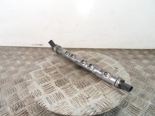 Rampa injectoare bmw x1 e84 1.8d cod 0445214182 7809127