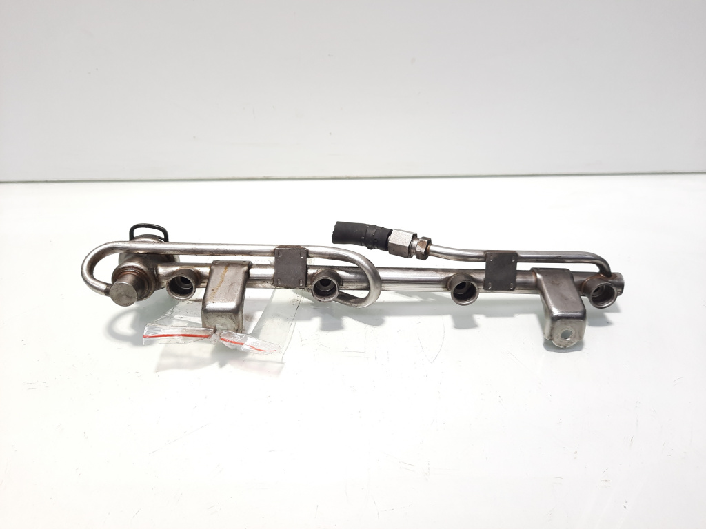 Rampa injectoare, cod 06B133681, Vw Passat Variant (3B6) 2.0 benz, ALT (idi:577597)