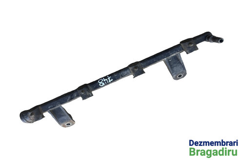Rampa injectoare Cod: 8200494284A Dacia Logan [2004 - 2008] Sedan 1.4 MT (75 hp)