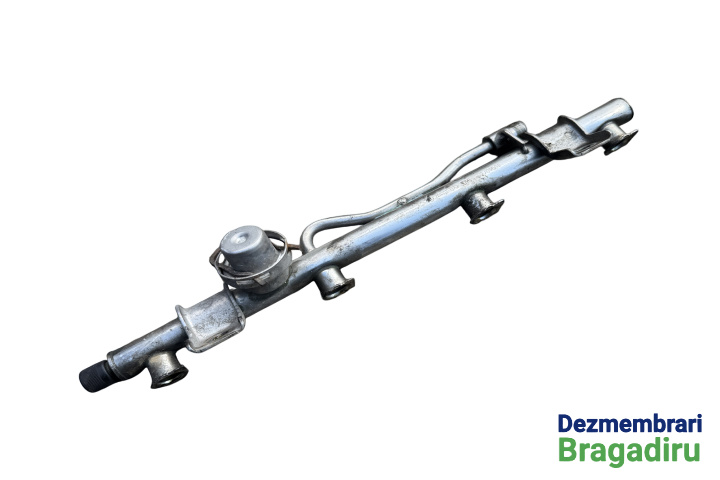 Rampa injectoare Cod: A1110703095 A1110703095 Mercedes-Benz C-Class W203/S203/CL203 [2000 - 2004] Coupe 3-usi C 180 MT (129 hp)