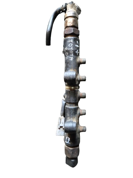 Rampa injectoare completa Toyota 2.0 diesel Fab: 2006-Prezent