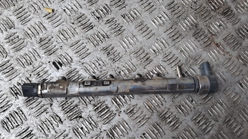 Rampa injectoare cu regulator Bmw seria 1 E81 E82 E87 , an 2010 cod 780912702 / 0445214182 / 0281002...