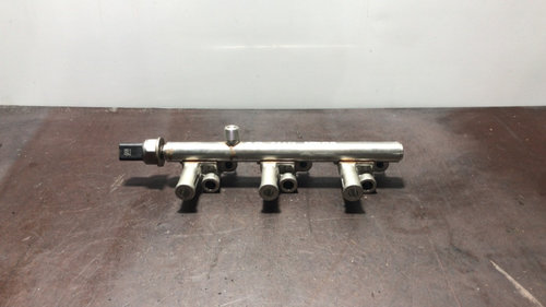Rampa injectoare cu senzor cod 9802438180,9675330380 Peugeot Citroen Opel DS 1.2vTi THP