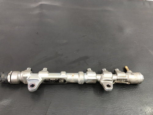 Rampa injectoare cu senzor Opel Corsa D 1.3 CDTI sedan 2015 (55232555)