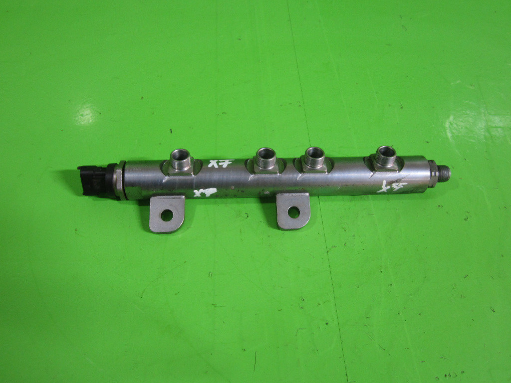 RAMPA INJECTOARE CU SENZOR PRESIUNE JAGUAR XF X250 3.0 D FAB. 2009 - 2015 ⭐⭐⭐⭐⭐