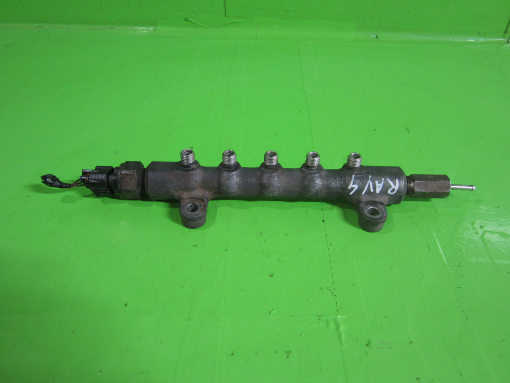 RAMPA INJECTOARE CU SENZOR PRESIUNE TOYOTA RAV 4 2.2 D 4x4 FAB. 2005 - 2010 ⭐⭐⭐⭐⭐