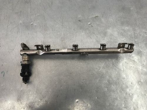 Rampa injectoare cu senzor VW Golf 7 Variant 1.4 TGI CPWA, DSG 7 SMN sedan 2017 (04E129041F)