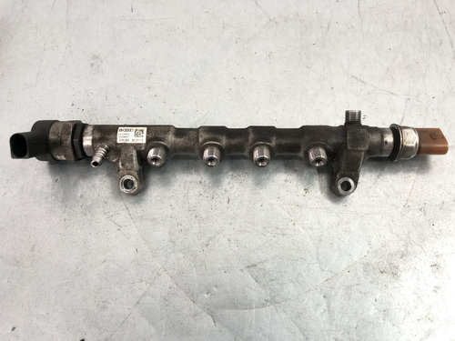 Rampa injectoare cu senzor VW Passat B7 2.0TDI DSG 4motion 170cp sedan 2013 (03L089N)