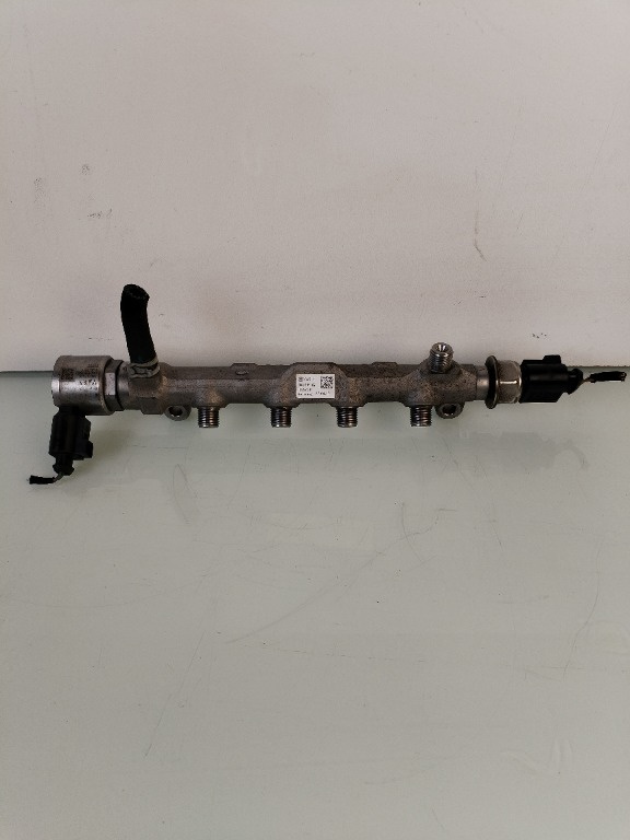 Rampa injectoare cu senzori Skoda Superb 3 1.6 tdi DCXA 04L089G