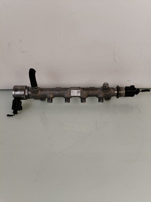 Rampa injectoare cu senzori Skoda Superb 3 1.6 tdi DCXA 04L089G