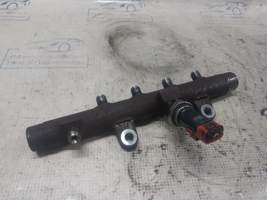 Rampa injectoare Dacia Duster 1.5 Motorina 2013, 8200704212