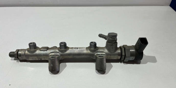 Rampa injectoare dreapta 3.0 TDI 059130090CN Audi A8 D4/4H [2010 - 2014]