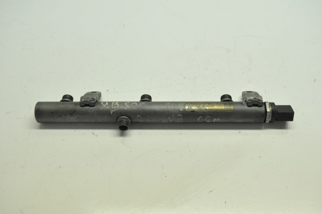 Rampa injectoare dreapta Mercedes A6420702695 A6420702595