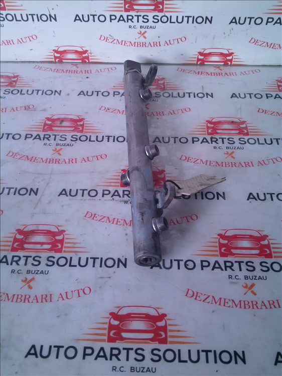 Rampa injectoare dreapta MERCEDES-BENZ C CLASS 3.0 CDI an fabr. 2009