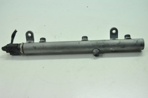 Rampa injectoare dreapta Mercedes glk 3.0 v6 x204 A6420702695 A6420702595