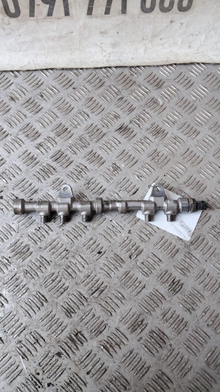Rampa injectoare Fiat Doblo 1.3 D multijet an fab. 2009 cod 0445214193 / 55215212 / 0281002903