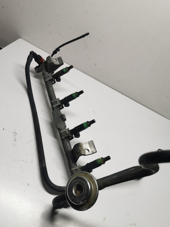 Rampa injectoare Ford Focus 1 1.6i 1.4i injector Fiesta Mondeo 98MF-BA