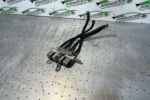 Rampa injectoare . Ford Focus [1998 - 2004] Hatchback 3-usi 1.6 MT (101 hp)