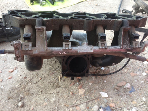 Rampa injectoare Ford Focus [1998 - 2004] wagon 5-usi 1.8 MT (116 hp) (DAW DBW) (DNW-EYDF1) 16V - EY...