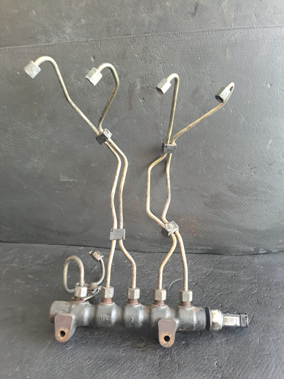 Rampa injectoare Ford Focus 2 [2004 - 2008] Hatchback 5-usi 1.6 TDCi MT (109 hp) - COD 9654592680