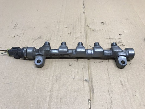 Rampa injectoare Kia Ceed 1,6 crdi 2010 combi 2010 (0445214181)