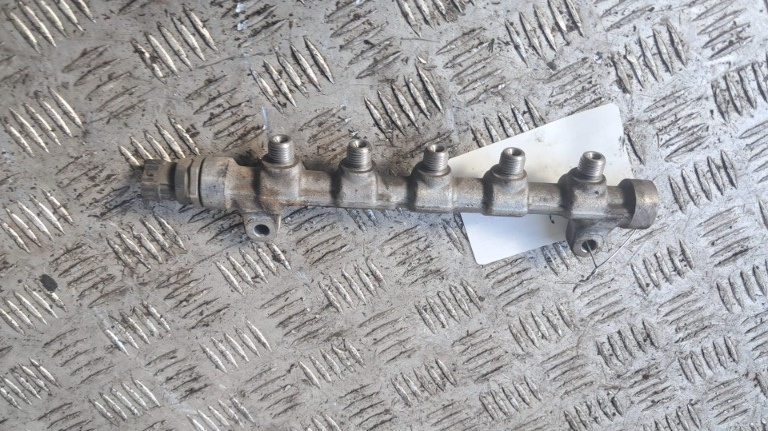 Rampa injectoare Kia Ceed 1.6CRDI cod motor D4FB an 2012 cod 31400-2A420 / 0281002863