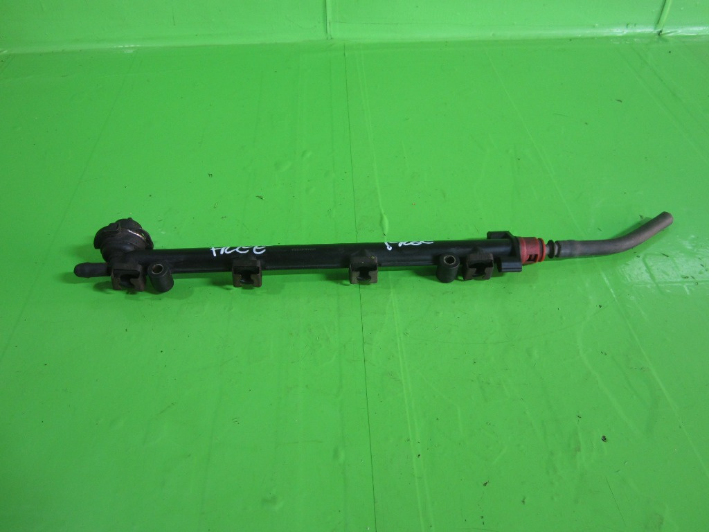 RAMPA INJECTOARE LAND ROVER FREELANDER 1.8 I 16V 88KW 120CP FAB. 1996 - 2006 ⭐⭐⭐⭐⭐