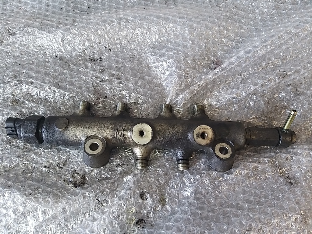 Rampa injectoare mazda 6 2.0 d rf7j 06g2377