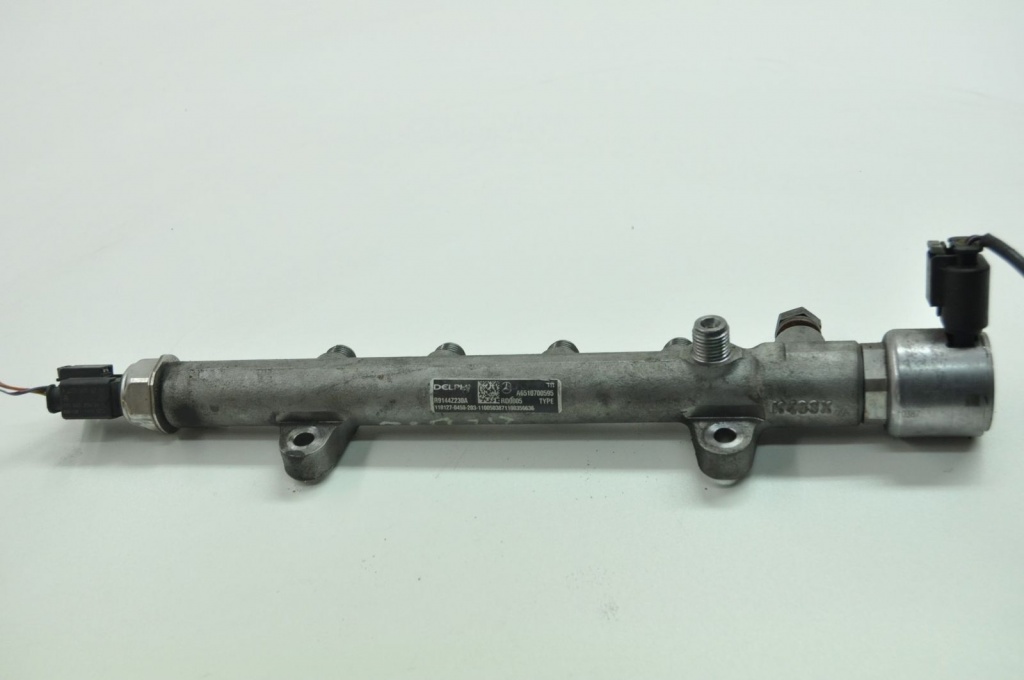 RAMPA INJECTOARE MERCEDES 2.2 CDI OM 651 A6510700595