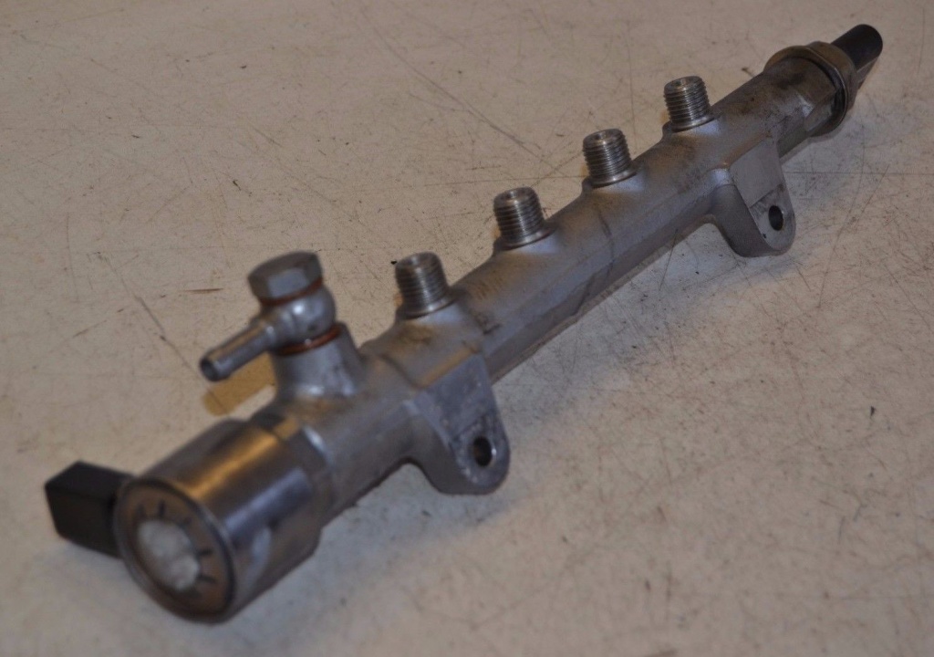 Rampa injectoare mercedes b180 b200 w246 a6510700495
