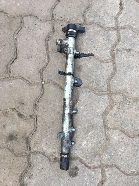 Rampa injectoare Mercedes E class w211 an 2004
