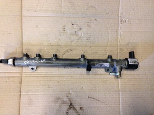 Rampa injectoare Mercedes E200 CDI Delphi
