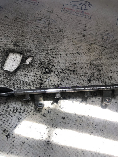 Rampa injectoare Mitsubishi Lancer 1.6 Benzina 2014, MN143972E
