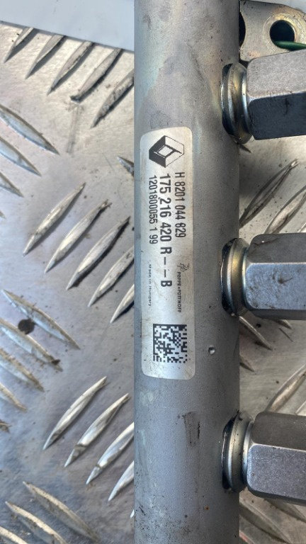 Rampa injectoare Nissan Qashqai 1.6 dCI tip R9M cod 175216420R