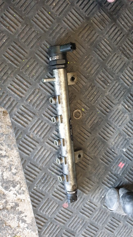 Rampa injectoare Opel z19dt 55200266