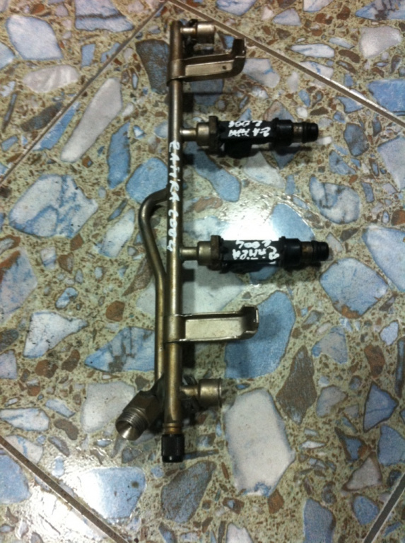 Rampa injectoare Opel Zafira A [facelift] [2003 - 2005] Minivan 5-usi 1.6 MT (101 hp) (F75_)