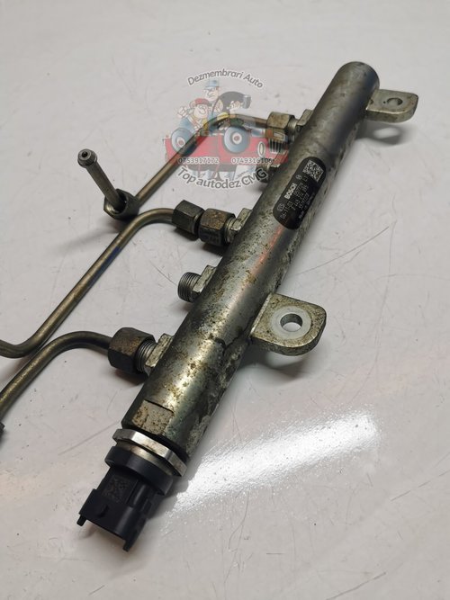 Rampa injectoare Opel Zafira B 1.9 CDTi Astra H Vectra C 55197370