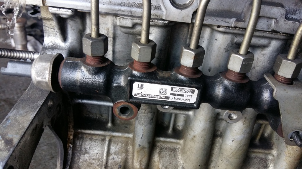 Rampa injectoare peugeot partner 1.6 hdi 9hw 2006-2013 9654592680