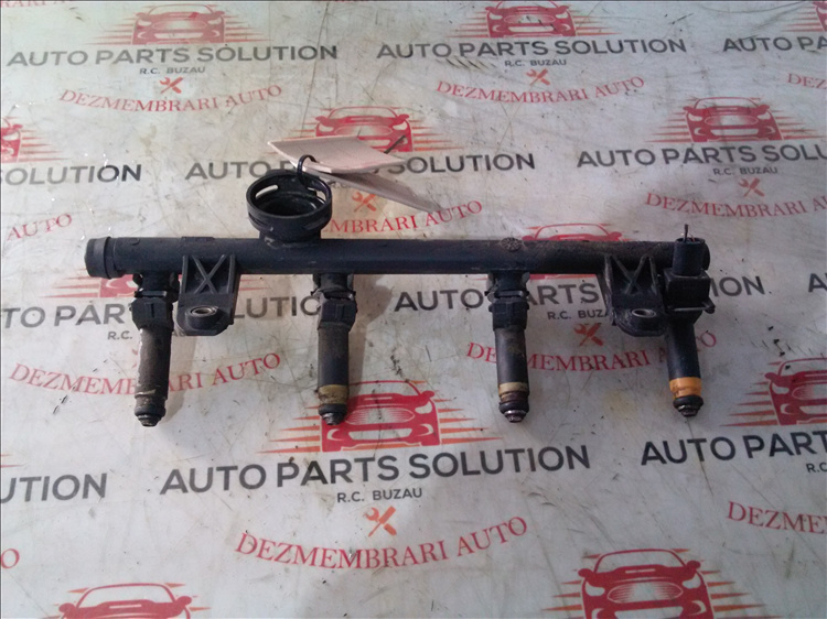 Rampa injectoare RENAULT CLIO 2 1.4B an fabr. 2002