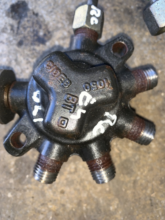 Rampa injectoare Renault Clio 2 [1998 - 2005] Hatchback 3-usi 1.5 DCI MT (80 hp) II (BB0/1/2_ CB0/1/2_)
