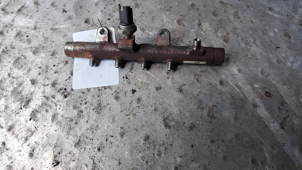 Rampa injectoare Renault Kangoo 1.5 dci cod motor K9K transinie manuala an 2015 cod 8200704217 / A2C27000234