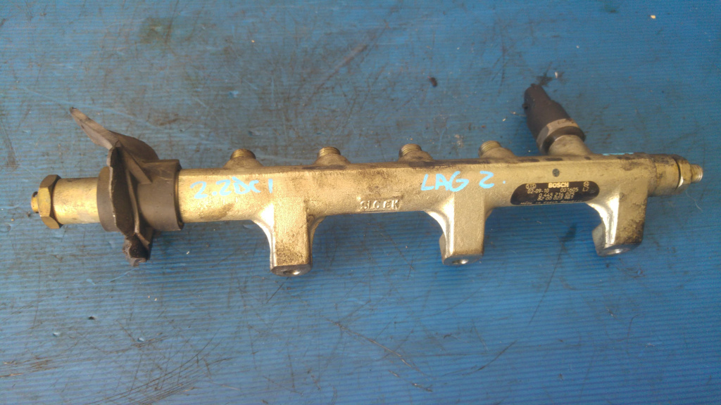 Rampa injectoare renault laguna 2 2.2 dci 0445214025 8200214025