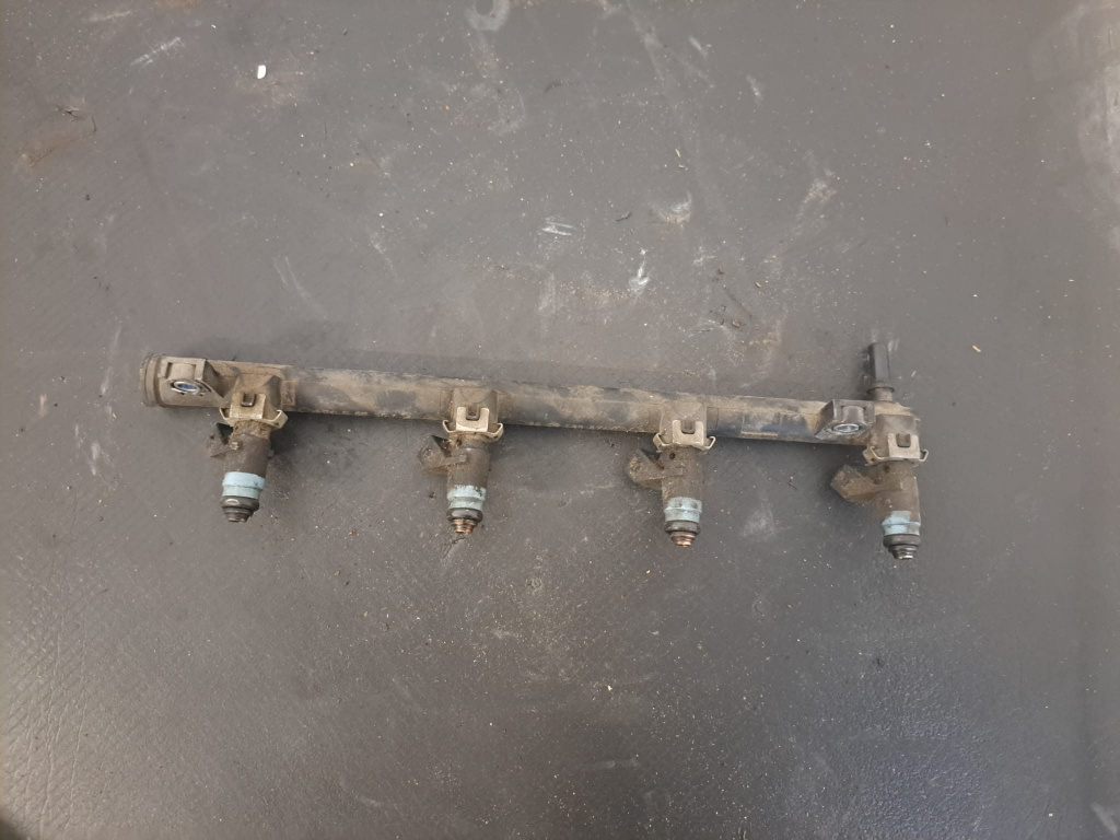 Rampa injectoare , Renault Megane 1.4 16valve COD -8200139674