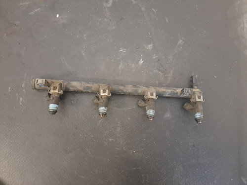 Rampa injectoare , Renault Megane 1.4 16valve COD -8200139674