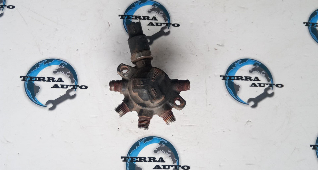 Rampa injectoare Renault Megane 2 1.5 DCI E4