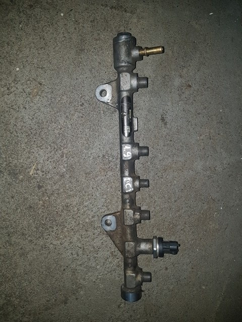 Rampa injectoare renault megane 2 1.9 dci euro 4 cod 8200576687 0445214113