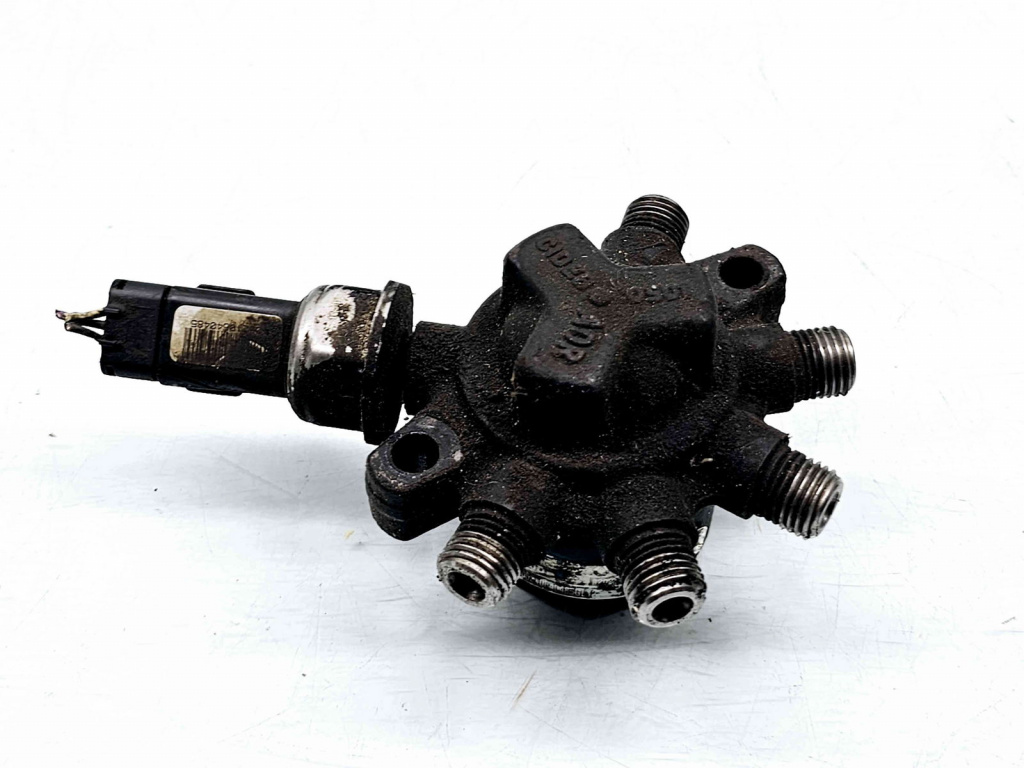 Rampa injectoare Renault Symbol / Thalia [Fabr 1998-2007] 8200057345 1.5 DCI K9K714 50KW / 68CP 1.5 DCI K9K714 50KW / 68CP